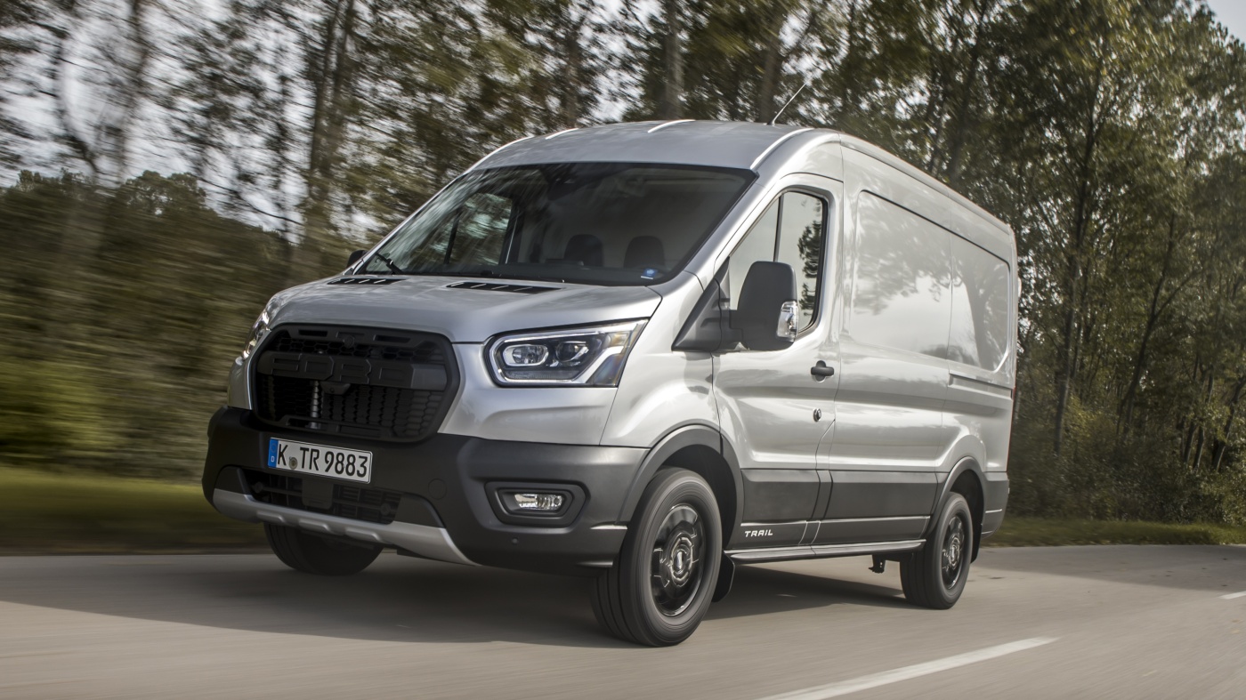 Slideshow Bild - Das Motorenprogramm des Transit Trail AWD umfasst alle drei Leistungsstufen des 2,0 Liter großen EcoBlue-Turbodiesels.